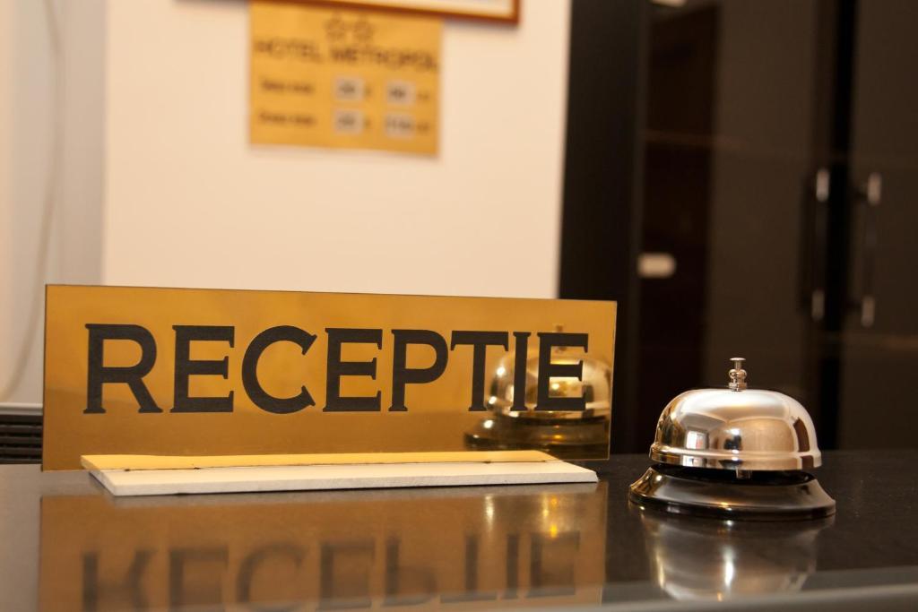 Hotel Metropol ピテシュティ エクステリア 写真